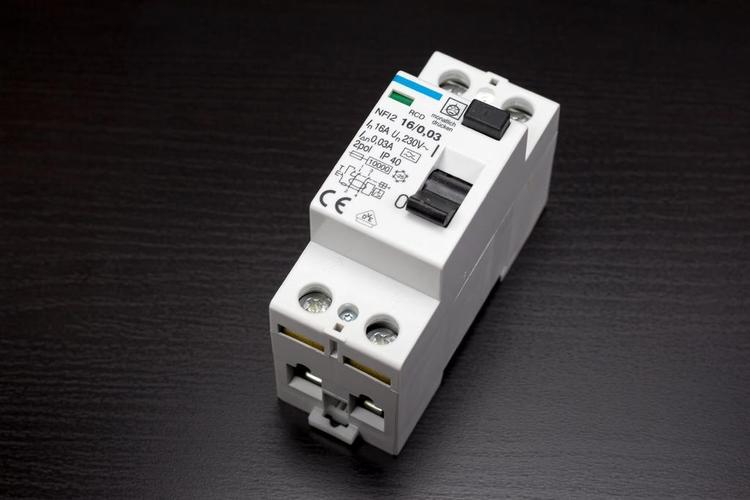 斷路器 的rcd 故障電流 電氣工程 電子產(chǎn)品 保護(hù) 開關(guān)